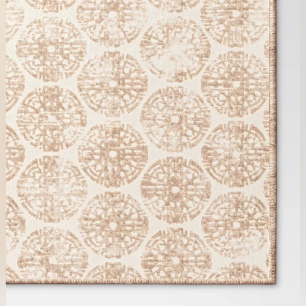 NWT set of 6 threshold beige medallion placemats 14”x19” each